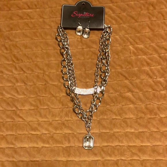Chunky chain layered necklace with matching earrings - Picture 1 of 4